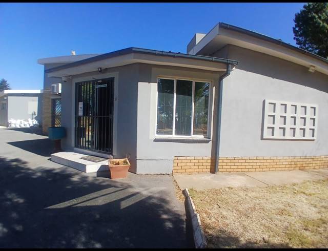 300M² BUSINESS FOR SALE IN PENDALE